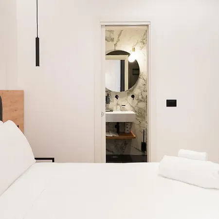 No Man\'S Land Guesthouse